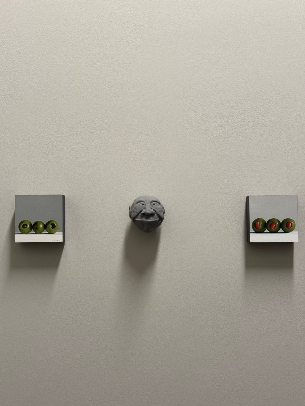 WALL STATUE