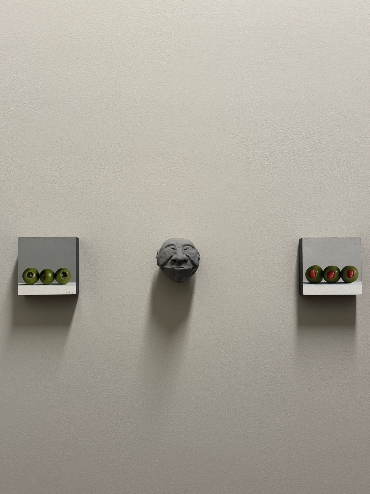 WALL STATUE
